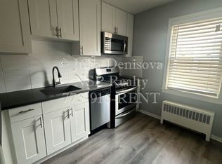 6705 N California Ave APT 2E, Chicago, IL 60645