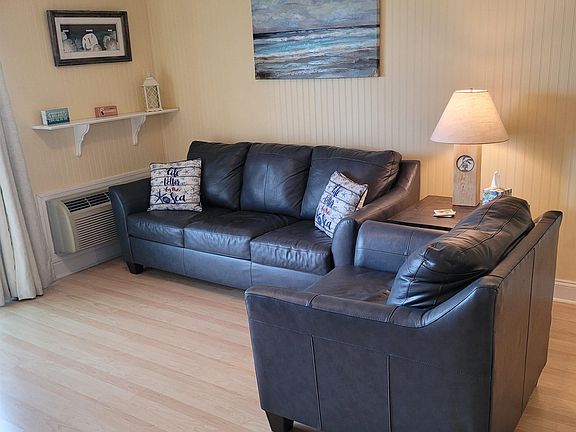 2nd image of 200 Bay Ave Suite 302
