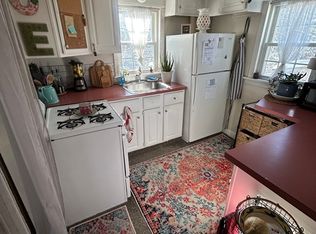 969 Plymouth St APT 5, Abington, MA 02351