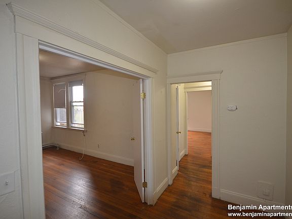 4th image of 1638 Commonwealth Ave #37