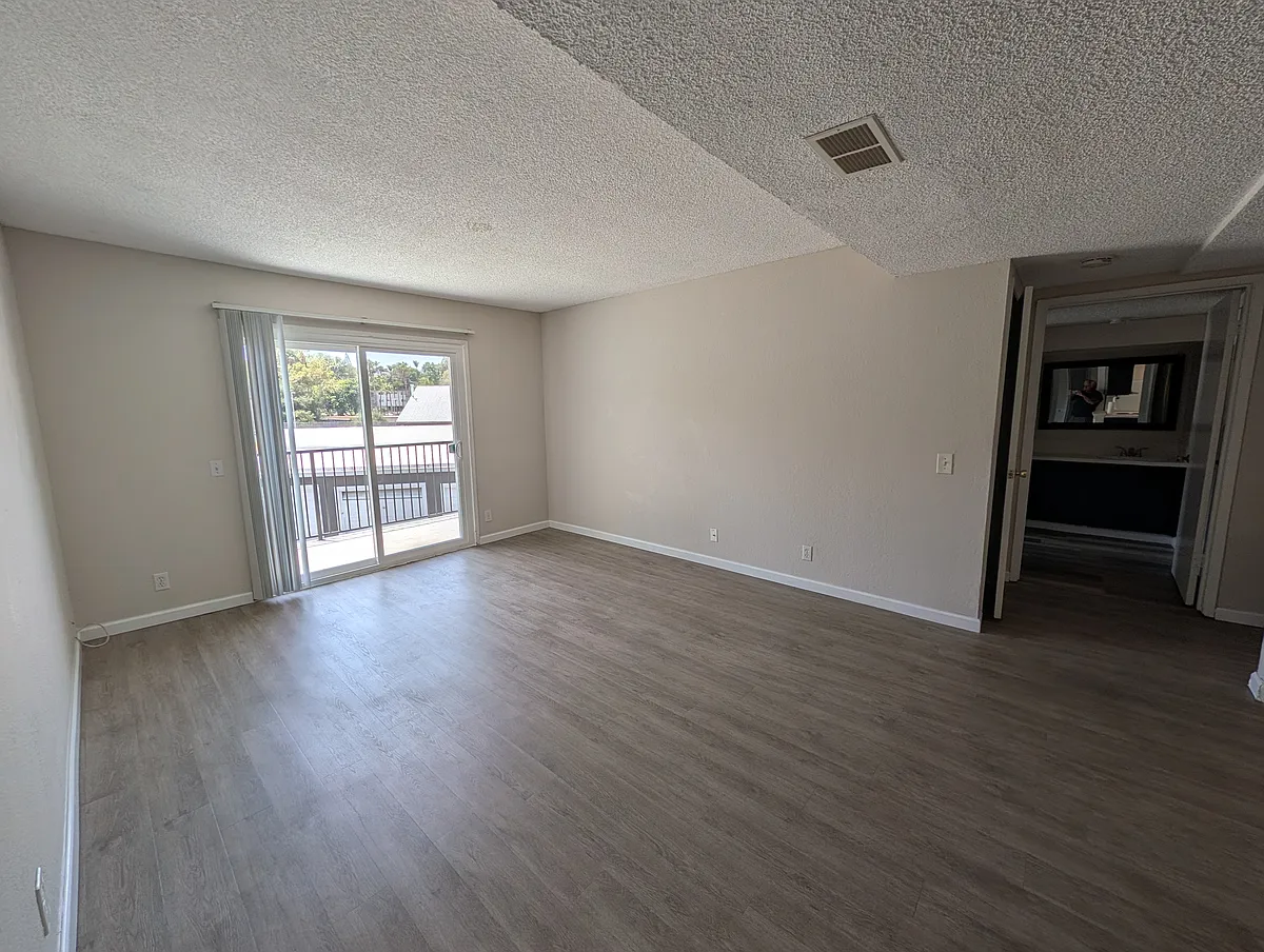 Building Photo - 842 Sinkler Way #C