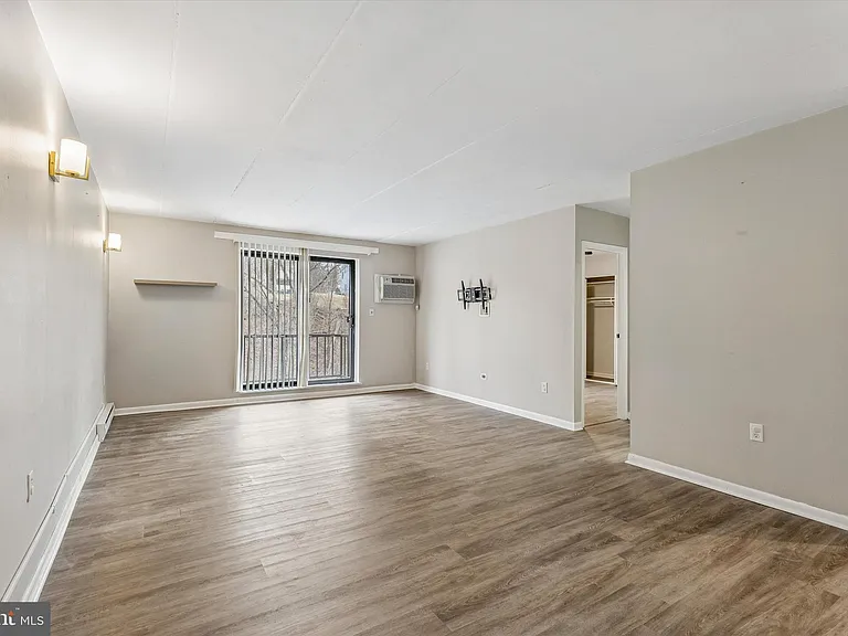 400 Glendale Rd #D-44 — Photo 6