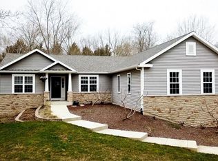 W242S10275 Meadow Cir, Big Bend, WI 53103