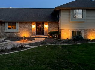 127 Wheatridge Rd, Valparaiso, IN 46385