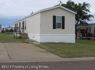 884 Cal Dr, Dickinson, ND 58601