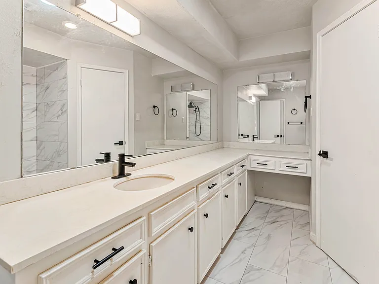5715 Pinewood Springs Dr — Photo 23