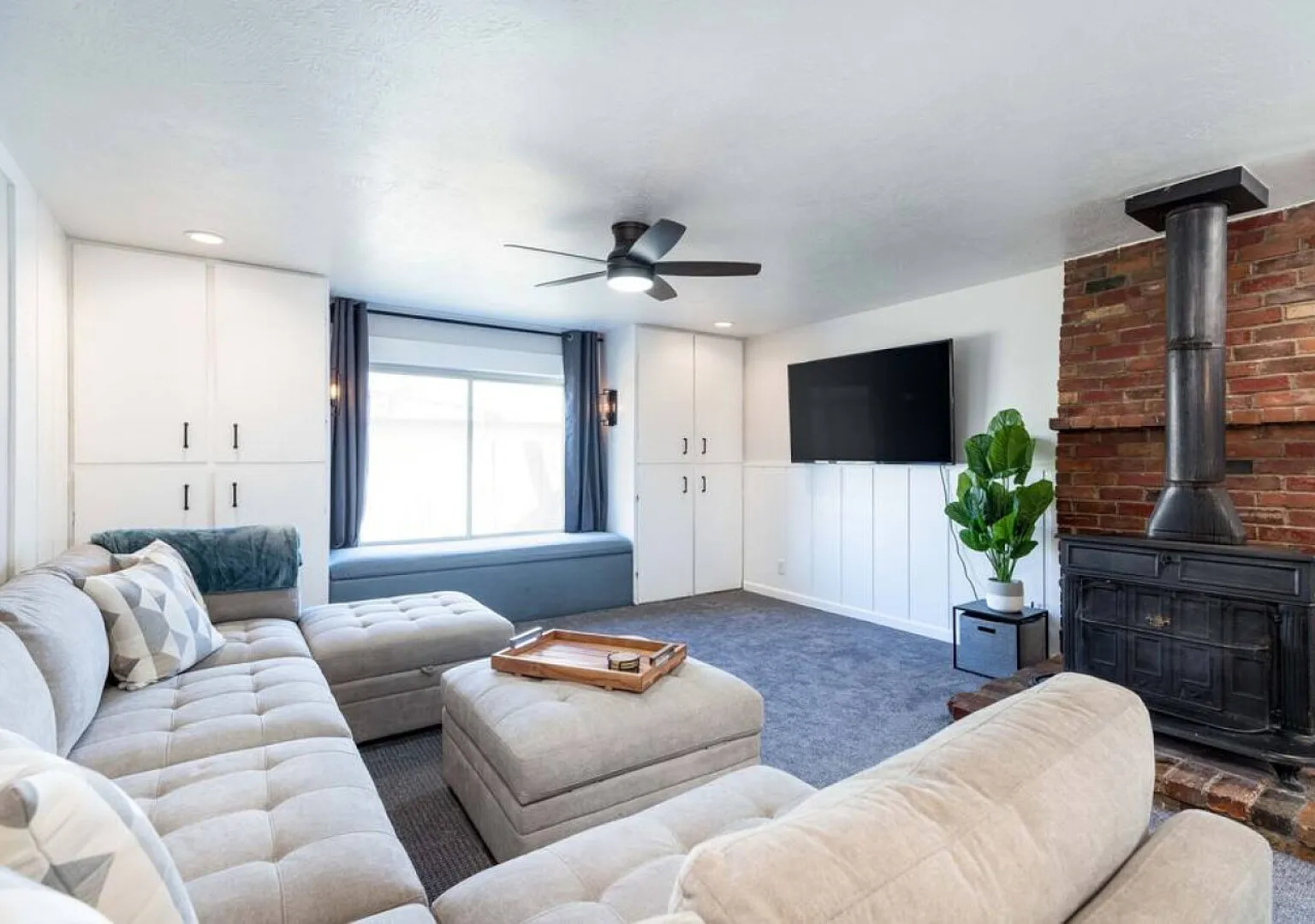 Newly Updated Modern Home Near Downtown & Airport! — Photo 1