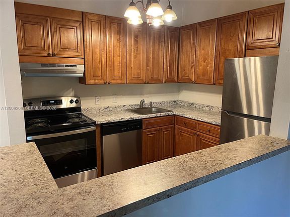 3rd image of 819 NE 199th St #6-205