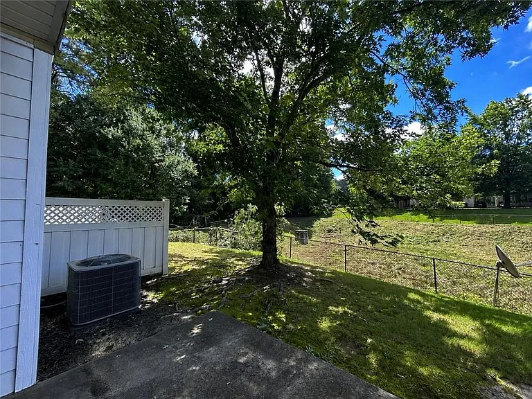 3233 Glenloch Pl — Photo 40