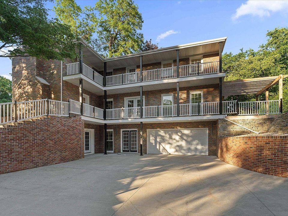 1st image of 3002 Robinhood Ln