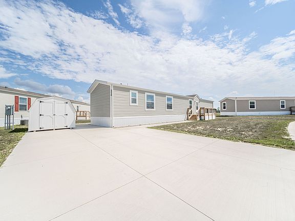 Exterior Image-12-Clayton C196 Camelot Village