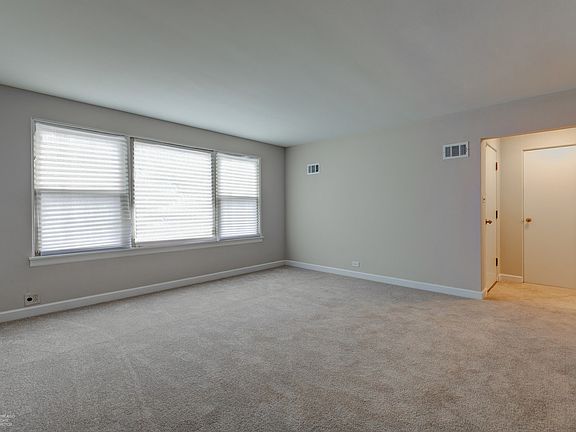 2nd image of 1404 N Lawler Ave