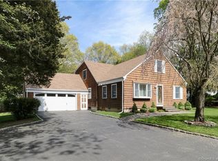 1486 Round Hill Rd, Fairfield, CT 06824