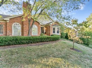 13319 Fairfield Square Dr, Chesterfield, MO
