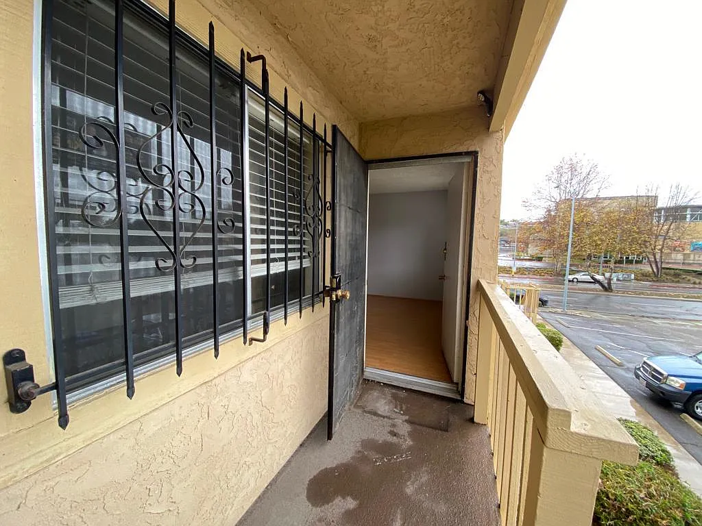 1 bed, 535 sqft, $1,950 — Photo 2