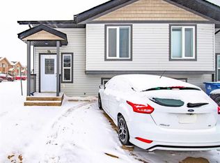 14 W Winston Pl, Blackfalds, AB T4M0K8
