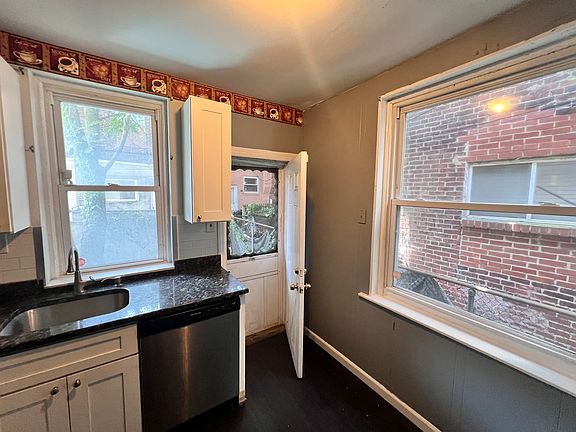 4th image of 3157 Tulip St