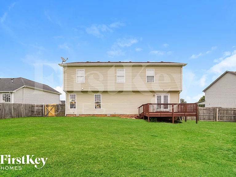 850 Samantha Ln — Photo 18