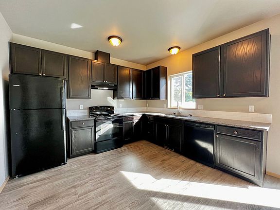 3rd image of 703 N 29th Ave #2
