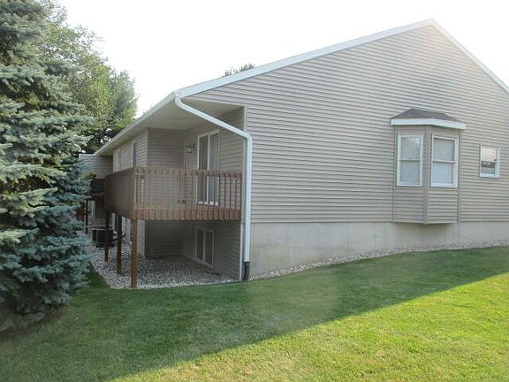 3rd image of 781 Bayberry Ln