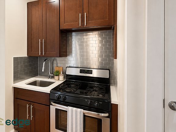 2nd image of 591 Franklin Ave #5