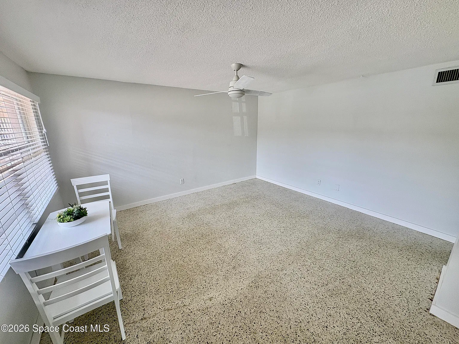 2 bed, 1.0 bath, 822 sqft, $1,600 — Photo 4