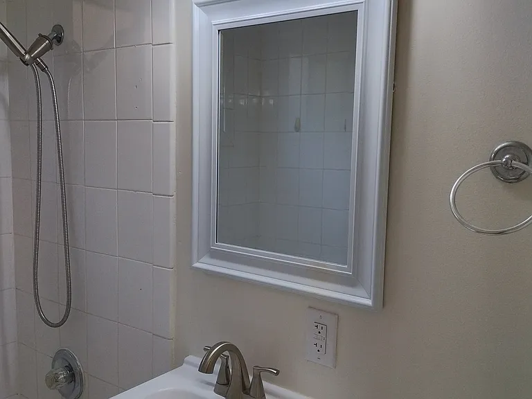 4604 Cahuenga Blvd #6 — Photo 11