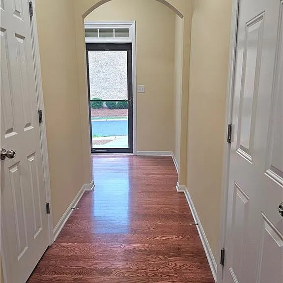 2712 Beynon Ln — Photo 3