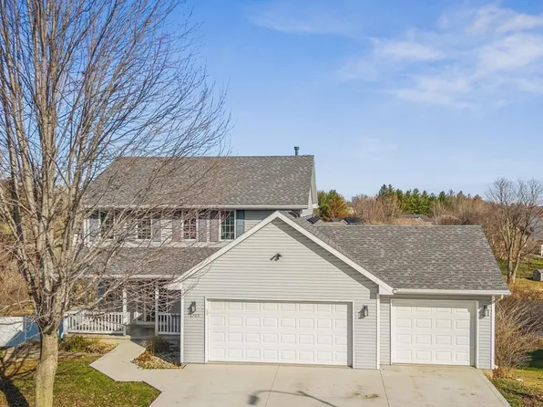 6705 Three Lakes Pkwy, Des Moines, IA 50320