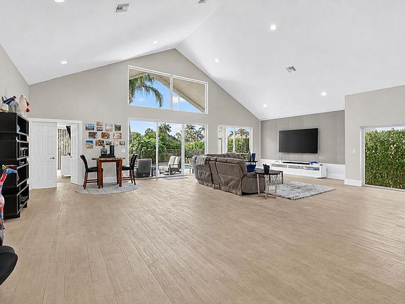 4th image of 17320 Loch Lomond Way