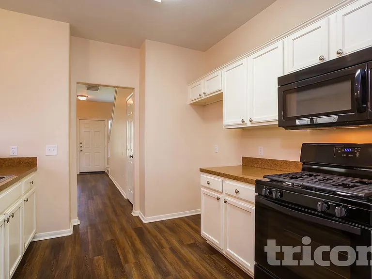 11403 Carla St — Photo 6