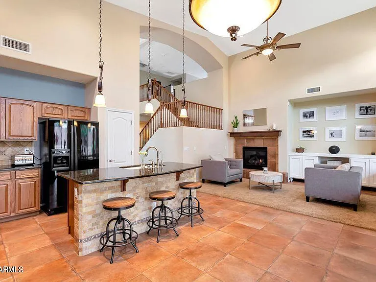 2244 W Spur Dr — Photo 6