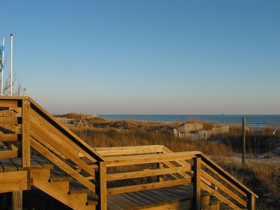 2nd image of 204 Club Colony Dr