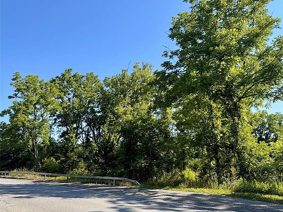 4th image of 80 Fishkill Hook Road