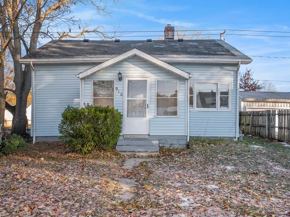 910 W Borley Ave, Mishawaka, IN 46545