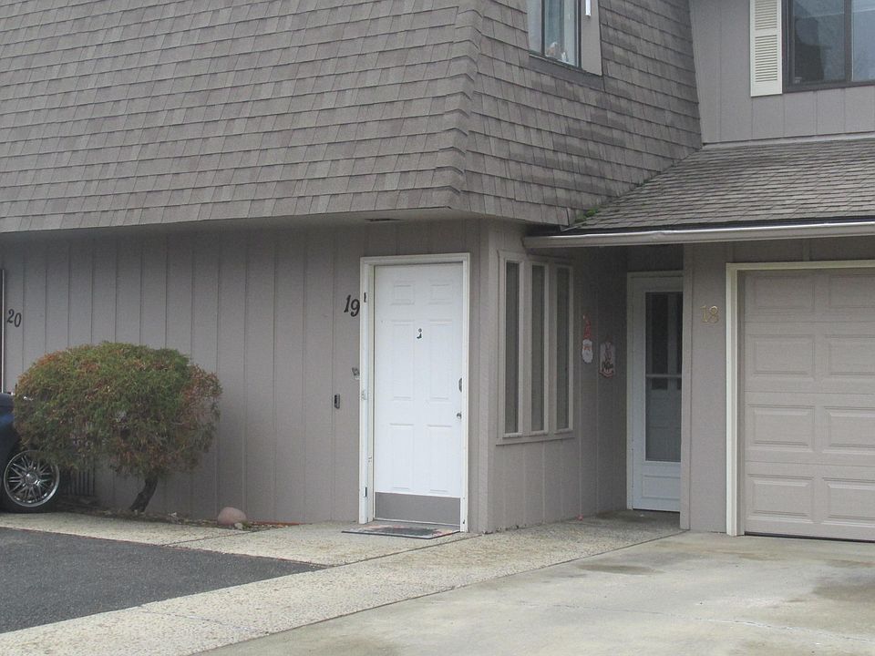 1st image of 701 S 38th Ave APT 19