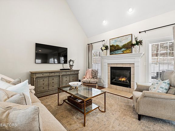 5th image of 7012 Shady Knoll Ln
