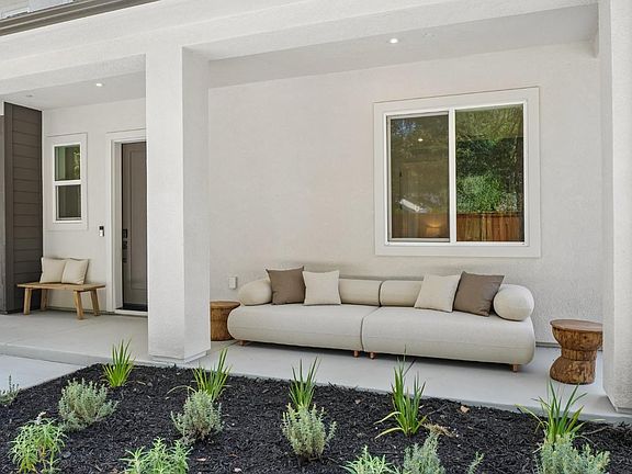 4th image of 3746 Crown Hill Drive