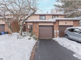 4 Chelsea Cir, Flemington, NJ 08822