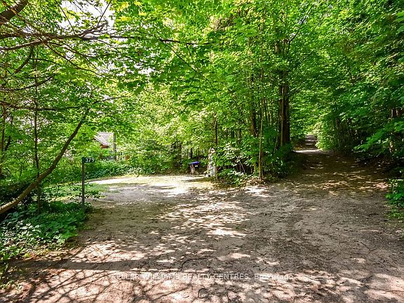 5th image of 379 Champlain Rd