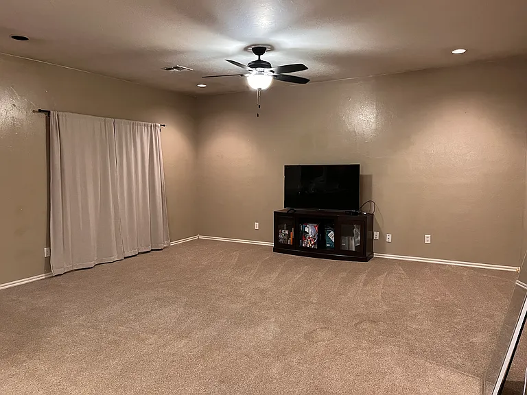 840 Huddleston Dr — Photo 4
