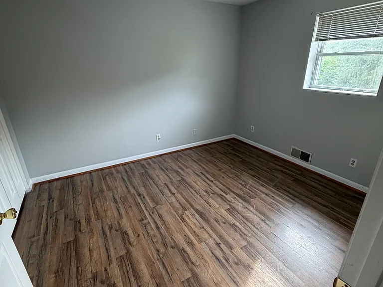 120 Pine Ave #120 — Photo 6