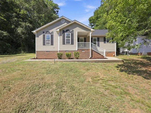 615 N 4th St, Mebane, NC 27302