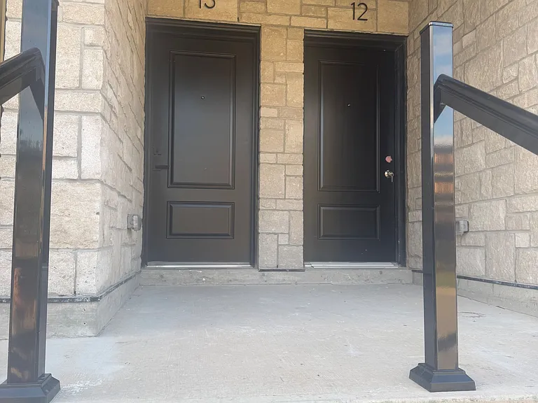 2 Slessor Blvd #13 — Photo 2