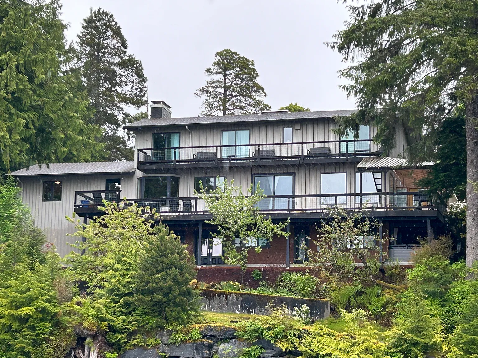 7 bed, 4150 sqft, $7,500 — Photo 4