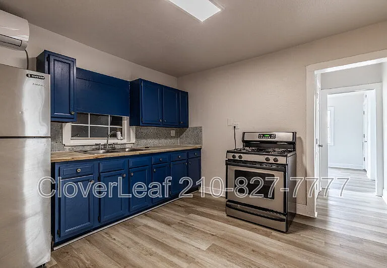 230 Paramount Ave — Photo 17