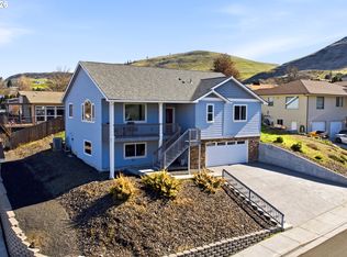 1704 Oakwood Dr, The Dalles, OR