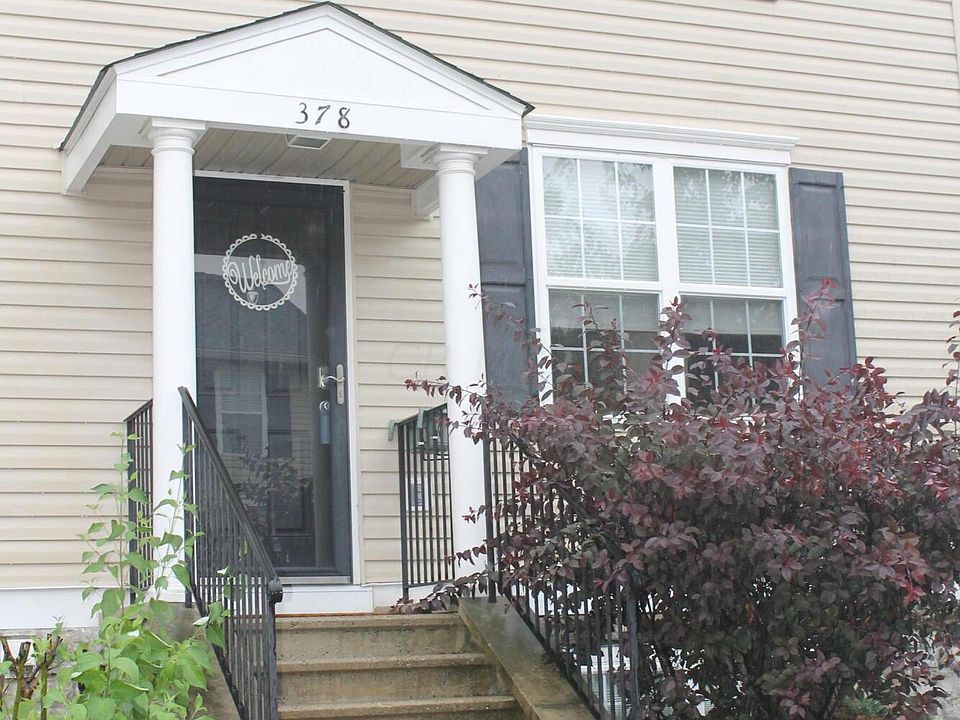 1st image of 378 Douglasfir Dr