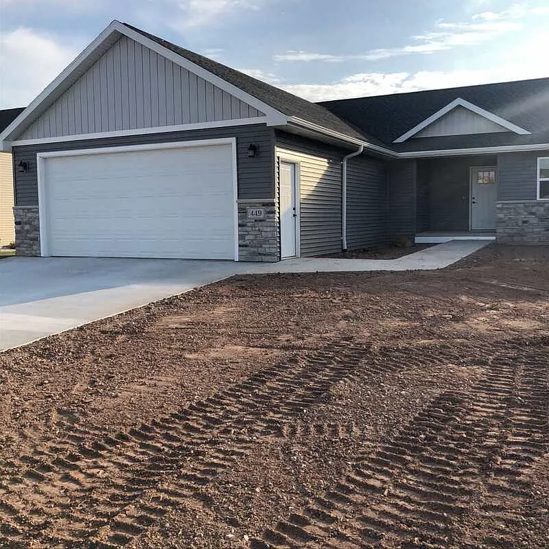 3 bed, 2.0 bath, 1492 sqft, $2,249 — Photo 1