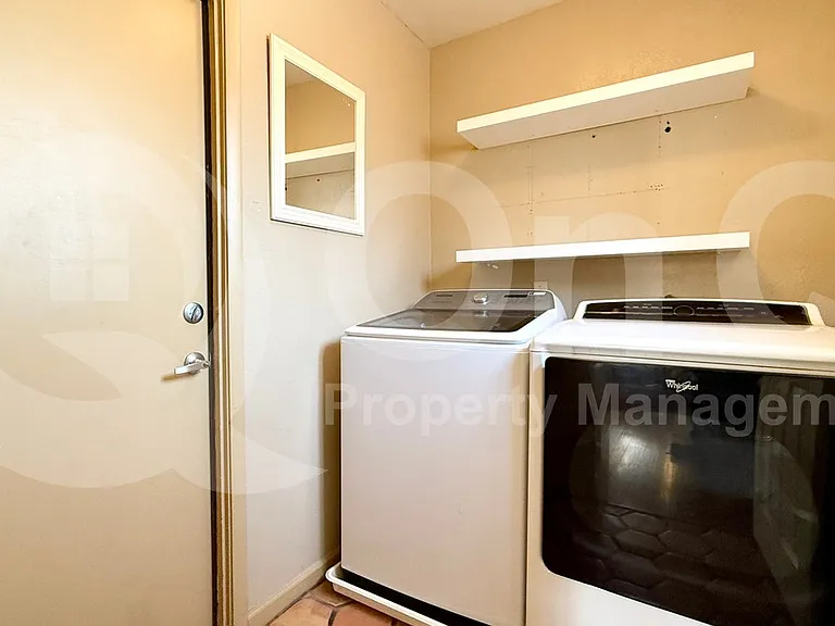3151 S Orange Cir — Photo 4